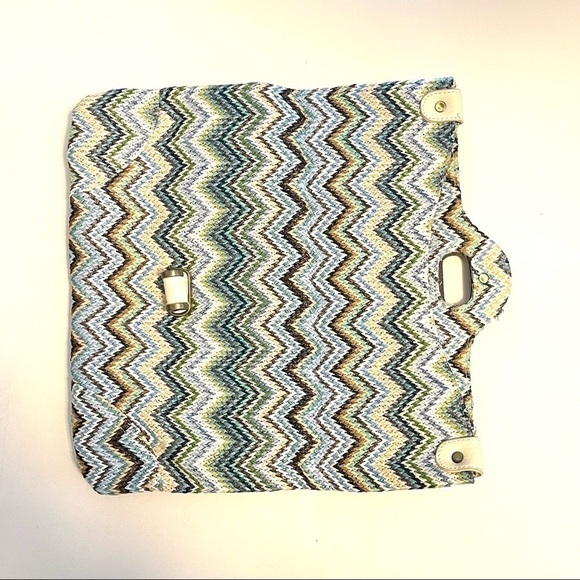 Zig zag folder over clutch
